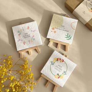Calendario de Escritorio de Papel con Semillas Plantables Ecológico, Diseños Personalizados Disponibles, Regalo Perfecto para Amigos y Familiares - Product Image 2