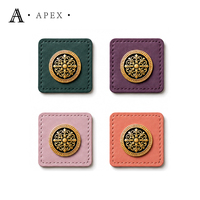 APEX OEM ODM Étiquettes en cuir personnalisées avec logo métallique pour hijabs, abayas, garnitures de vêtements, patchs en cuir, foulards, couvre-chefs, chaussures et sacs