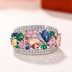 Anello a Goccia Arcobaleno per Donne, Design Geometrico Colorato, Accessorio da Dito per Uso Quotidiano - Product Image 1