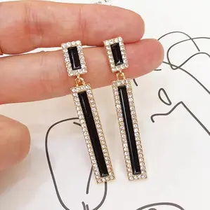Sparkling Long Geometric Oblong Earring Silver Needle Shinny Pendant Earrings Diamond Crystal Earrings For Lady