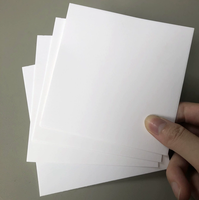 Papiers testeurs de parfum, papiers blotter, papiers blotter à motifs, papiers blotter artistiques, papiers perforés