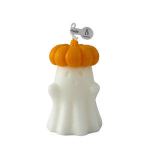 Vela aromática con diseño de calabaza, sombrero y lazo de fantasma para Halloween, ideal para decoración del hogar y fiestas. - Product Image 5