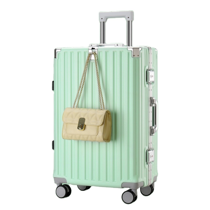 Универсальный чемодан с алюминиевой рамкой