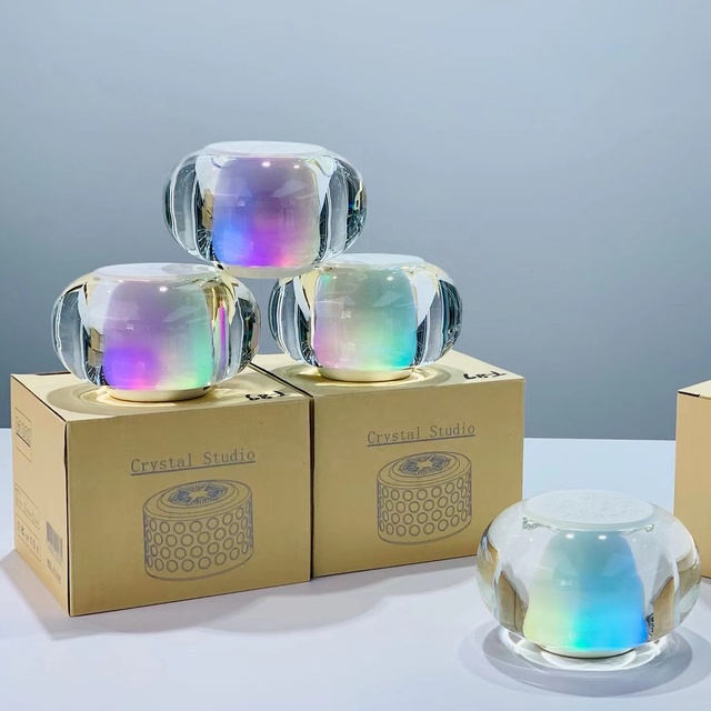 New Product Crystal Glass Bluetooth Speaker Mini Portable LED Dazzling Desktop Bluetooth Speaker