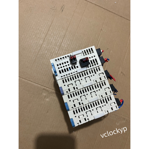 PLC HCFA-IQ HCA8C-8X8YT-P3 8 Entradas/8 Salidas/24V CC Usado - Product Image 2
