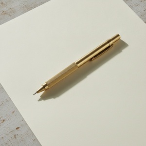 ดินสอกดทองเหลือง 0.5 มม. ด้ามจับลายกันลื่น ปลายดินสอแบบปุ่มกด ผิวขัดเงา โลโก้สั่งทำได้ ของขวัญเครื่องเขียนสำหรับผู้บริหาร ดินสอเขียนแบบ สีดำ/น้ำเงิน - Product Image 3