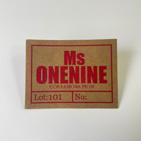 Étiquette personnalisée en papier kraft recyclable à faible MOQ, logo en relief, à coudre, imprimée, pour jeans