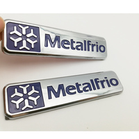2024 Logo personnalisé autocollant métal voiture Badges emblème/réfrigérateur autocollant lettre Chrome Auto décalcomanie 3D étanche OPP sac adhésif autocollant