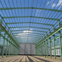 Entrepôt et hangar multifonctionnels modernes en acier léger - Bâtiment économique pour le stockage domestique et l'atelier de petites entreprises