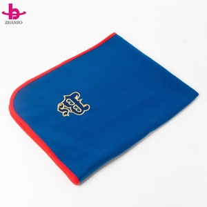 Couverture Polaire en Flanelle en Gros, Couverture de Lit Chaude en Polyester Doux Couleur Unie avec Logo Brodé Personnalisé, Cadeau OEM - Product Image 3