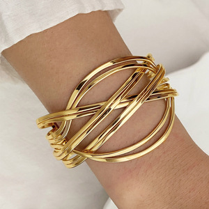 Bán buôn mạ Vàng Bohemian <span class=keywords><strong>Bangles</strong></span> thiết kế khác nhau mới nhất <span class=keywords><strong>Fancy</strong></span> Vàng mở <span class=keywords><strong>Bangles</strong></span> cho phụ nữ - Product Image 2