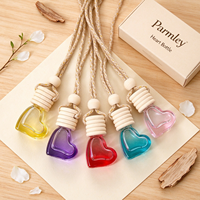 Diffuseur de voiture en verre teinté en forme de cœur rose exquis et unique de 6 ml pour la suspension au rétroviseur de voiture, huile aromatique