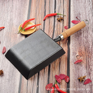 กระทะทรงสี่เหลี่ยมเคลือบสารกันติดพร้อมด้ามจับไม้สำหรับทำแพนเค้กและทามาโกะยากิ ขนาด 20 ซม. - Product Image 3