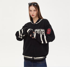 Chaquetas Varsity de Invierno para Parejas, Nueva Tendencia de Moda, con Patrón de Letras, Tela de Lana, Diseño Transpirable - Product Image 6