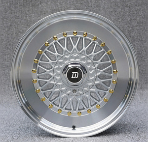 VIP Phong Cách 16x7inch Et20 4x100/114.3 73.1cb Bạc Bánh Xe Hợp Kim Với Đinh Tán Vàng Cho Sang Trọng Sedan Tùy Biến - Product Image 1