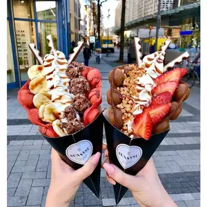 Tek kullanımlık kağıt Churros tutucu koni kabarcık yumurta Waffle ambalaj kutusu krep patates kızartması V şekli alt koni dondurma tutucu