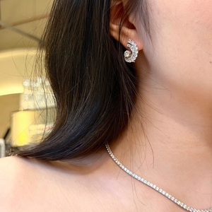 ต่างหูเพชร Aazuo 18K ทองคำแท้ ดีไซน์ทันสมัย เพชรเลี้ยงในห้องปฏิบัติการ E VS1 เครื่องประดับหรูหรา ของขวัญสำหรับผู้หญิง สวมใส่ได้ทุกวัน งานเลี้ยงระดับไฮเอนด์ - Product Image 6