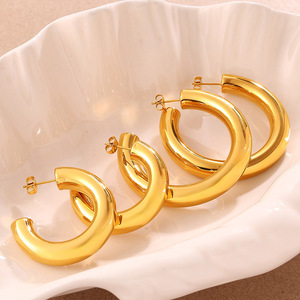 Pendientes de Aro en Forma de C, Chapados en Oro de 18K, Acero Inoxidable, Aleación de Zinc, Diseño de Círculo Grande, para Mujer, Joyería de Moda para Fiestas - Product Image 2