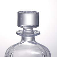 Verres à whisky et à vin en verre transparent de 700 ml, bouchon en verre givré avec estampage à chaud, logo personnalisé, haute qualité, MOQ 100 pièces, pour bars à domicile