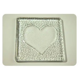 Sottobicchieri in vetro fuso trasparente a rilievo a cuore pressofuso in vetro tappetino da 10x10cm stoviglie Decorative fatte a mano in vetro fuso decorazioni per la casa