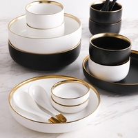 Service de table de mariage de luxe cuillère en poterie bol assiette en céramique garniture en or matériau bois écologique hôtel restaurants de haute qualité