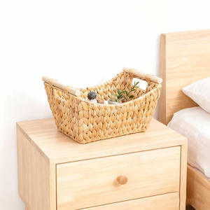 Panier de rangement rectangulaire en jacinthe d'eau fait main avec poignées en bois pour la cuisine, les fruits, les légumes, la maison, la chambre et l'organisation - Product Image 3