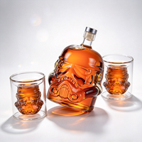Ensemble de bouteilles en verre au design unique de casque pour whisky, vodka, tequila, décoration de bar et cadeau de collection