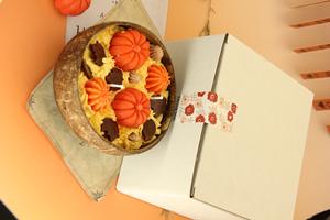 Velas Aromáticas LANJO con Forma de Calabaza y Naranja para Otoño, Acción de Gracias y Diwali, Hechas a Mano en Frascos de Vidrio para Decoración del Hogar - Product Image 3