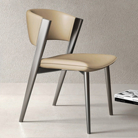 Chaise de salle à manger d'extérieur en cuir italien de style nordique, avec dossier haut, en métal, design hôtelier et restaurant, ensemble table et chaises de luxe moderne