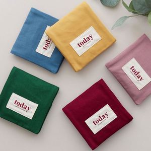 Pochette portable et durable en toile pour serviettes hygiéniques, pliable, cadeau promotionnel fait main pour les élèves du primaire et les adultes - Product Image 1