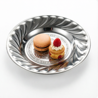 Plateau de service décoratif en acier inoxydable, style moderne et épuré, pour restaurant, traiteur, dîner, Dubaï, Émirats arabes unis