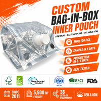 Sac intérieur en plastique transparent personnalisable avec bec verseur à vis anti-fuite et poignées de transport pour l'emballage de boissons, de vin et de liquides