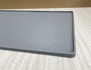 Tapis d'alimentation pour animaux de compagnie en silicone antiadhésif à séchage rapide, de luxe, moderne, portable, pour chiens et chats, imperméable, antidérapant, doux pour le sol - Product Image 2