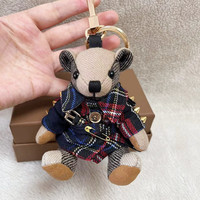 Trench-coat basique en coton fait à la main avec pendentif ours en peluche en coton fait à la main avec pendentif de sac de porte-clés de voiture à carreaux en cachemire nouvel accessoire ours de base
