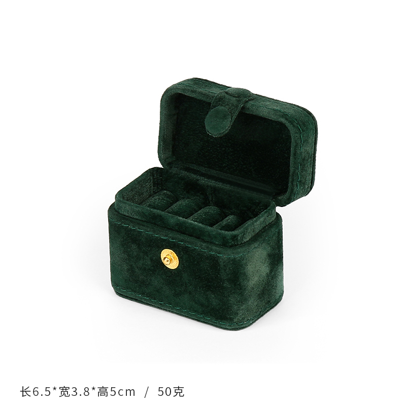 สีเขียวกำมะหยี่