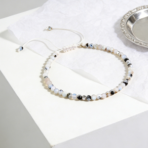 Pulsera de Piedra Lunar Blanca, Delicada y Minimalista, con Cuentas de Gemas Naturales, Ajustable, Moderna, Curativa, Regalo para Mujer, Día de San Valentín - Product Image 1