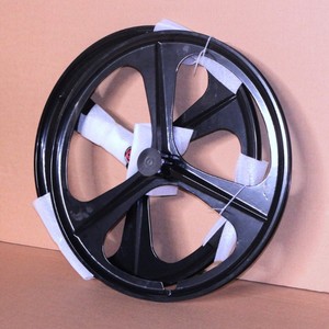 Nouveau jeu de roues fendues 700C de haute qualité à cinq engrenages fixes 24 "26 / 27.5in alliage de magnésium 10 <span class=keywords><strong>roue</strong></span> de vélo à <span class=keywords><strong>3</strong></span> rayons intégrée - Product Image 6