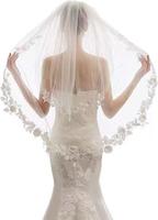 Nouveau Design romantique voile de mariage blanc à deux couches, voile de mariée en dentelle à fleurs 3D avec peigne