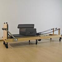 Reformer de Pilates Comercial Plegable de Madera de Roble Duradera con Cuero Beige, Plegable en Posición Vertical, para Entrenamiento de Core, para Mujeres, con Certificación CE