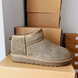 Giày Uggs 2025 chất lượng tốt, kiểu dáng cổ điển, dày dặn, giữ ấm, thoải mái, giày cổ ngắn mùa đông dành cho nữ, đế bằng, chống trơn trượt. - Product Image 3