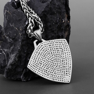 Pendentif en acier inoxydable pour homme, motif trident viking, rune et aigle en vol, vente en gros - Product Image 2