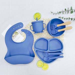 Ensemble d'alimentation pour bébé en silicone sans BPA, comprenant une fourchette, une cuillère et des bavoirs avec ventouse USSE pour les repas des enfants - Product Image 5
