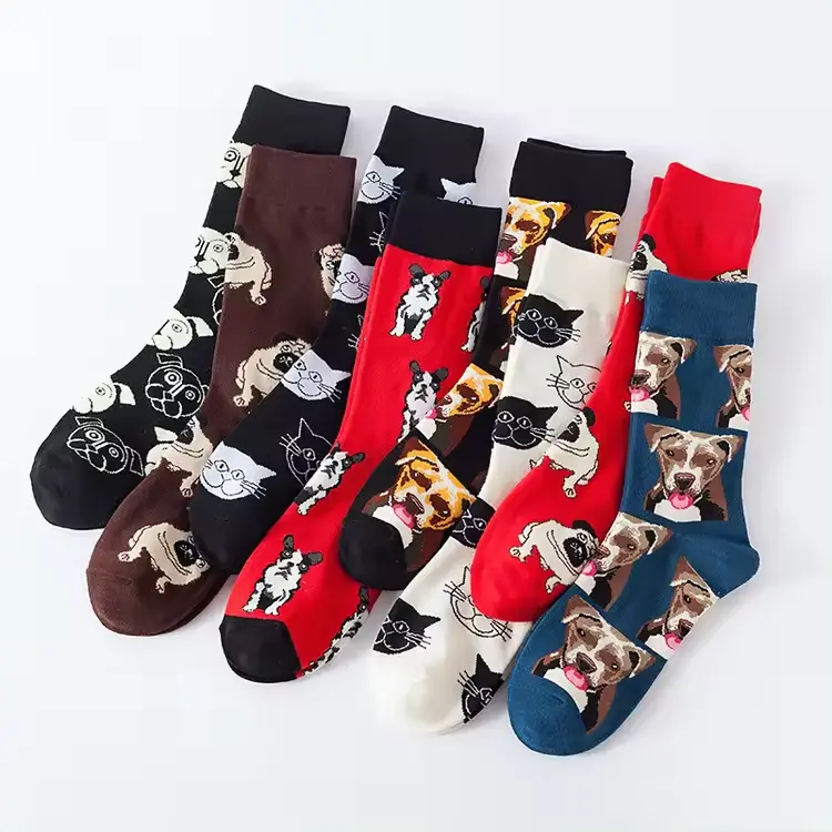 Fabricante de meias com logotipo personalizado, meias unissex de algodão para mulheres e homens, meias coloridas divertidas e confortáveis para homens por atacado