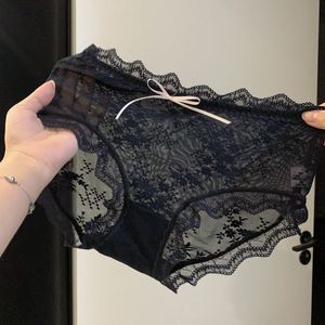 Nouveau modèle de culottes ultra-fines pour femmes, culottes en dentelle, culottes d'été pour femmes, se vendent bien - Product Image 3