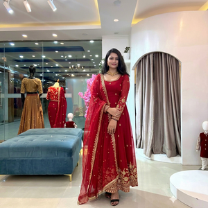 Ensemble de kurta Anarkali brodé rouge bordeaux pour femmes avec dupatta, tenue ethnique indienne pakistanaise pour mariage - Product Image 1
