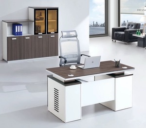 1,4 M <span class=keywords><strong>popular</strong></span> tamaño pequeño proveedor de China al por mayor MDF muebles de escritorio de oficina de diseño para el escritorio del personal - Product Image 2