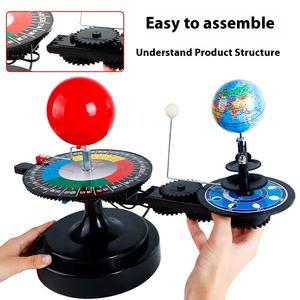 Strumento didattico manuale elettrico modello <span class=keywords><strong>luna</strong></span> sole terra che corre globo a tre sfere per studenti di notte di giorno in plastica - Product Image 4