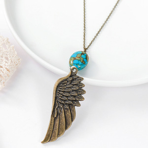 Collar con colgante de pluma de ala de águila, diseño vintage, para mujer - Product Image 1