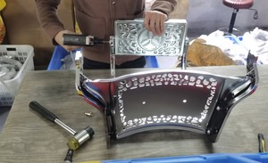 卸売 タカラベルモント 油圧ポンプ付き メタル バーバーチェア レトロ/ヴィンテージ ゴールド＆ブラック メンズ ヘアサロン 理容椅子 - Product Image 6