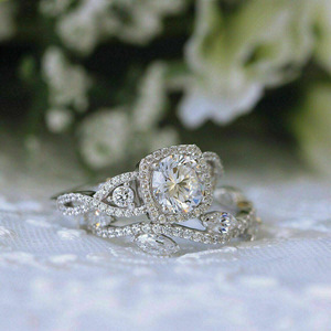 Ensemble de deux bagues géométriques en zircon pour femmes, bijoux de mode chic micro-pavés - Product Image 2